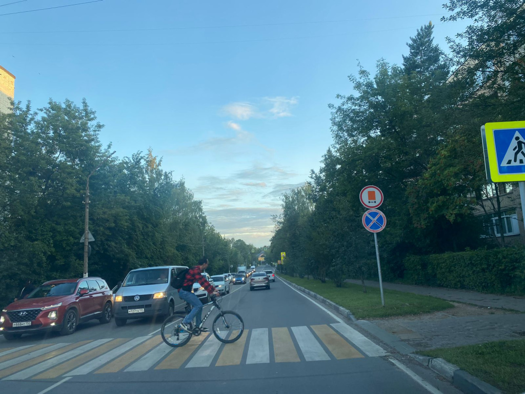 В Истре юный самокатчик попал под колёса на пешеходном переходе |  21.07.2023 | Истра - БезФормата